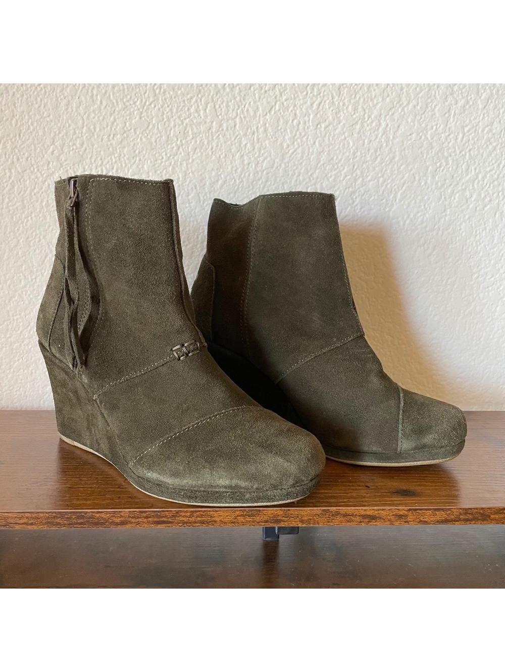 Toms green suede wedge heels 7.5